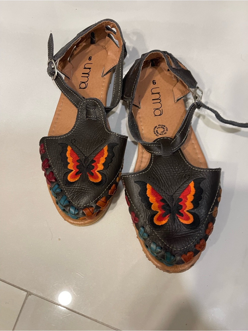 Munro Black Leather Butterfly Embroidered Sandals